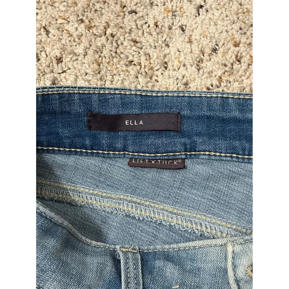 NYDJ Ella Denim Shorts Womens 8 Light Wash Blue Lift Tuck Stretch Bermuda Slit‎
